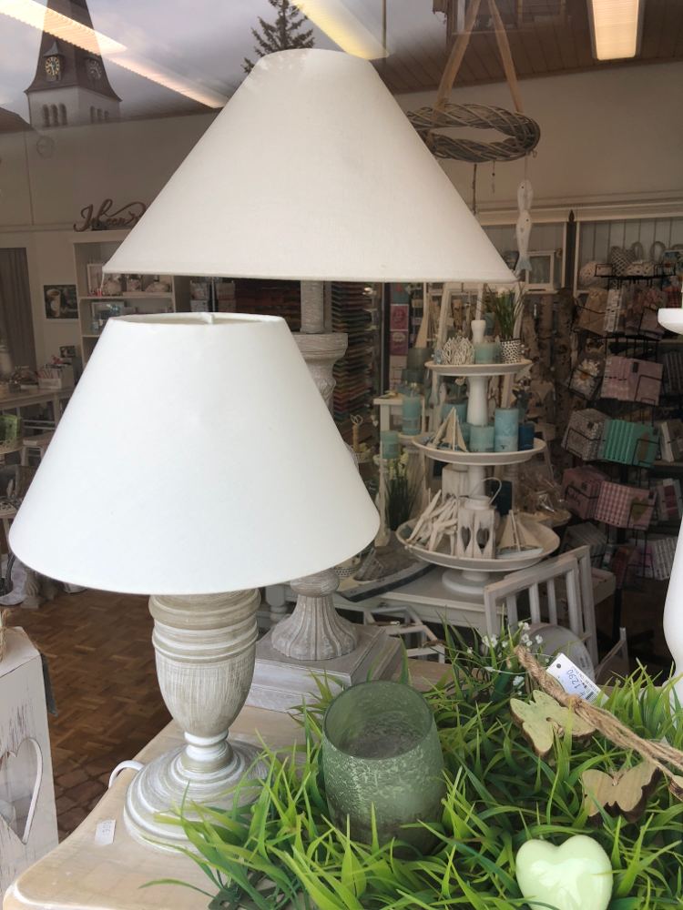 Wohnaccessoires und Lampen im Ideenreich